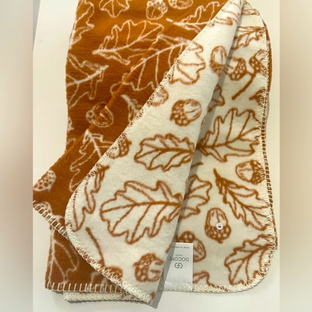💥DOCOFIL WHITE Reversible Welcome Autumn Throw With Leaves & Acorns